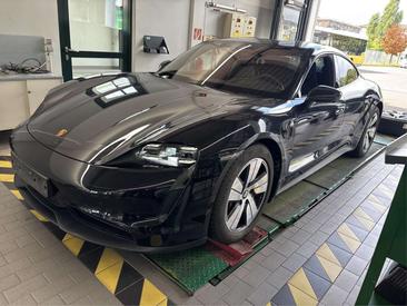 Porsche Taycan 4S — photo 2