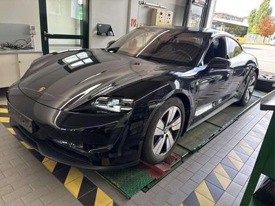 Porsche Taycan 4S