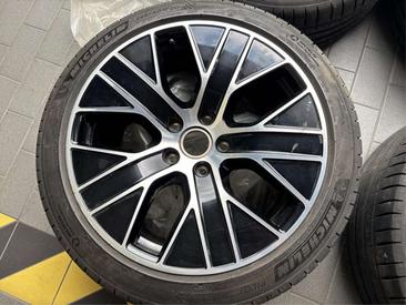 Porsche Taycan 4S — photo 4