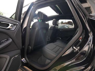 Porsche Macan — photo 40