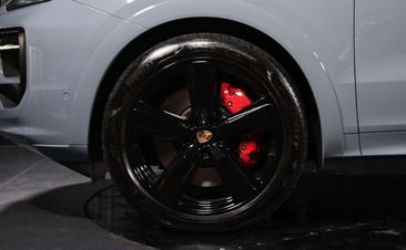 Porsche Cayenne S E-Hybrid — photo 15