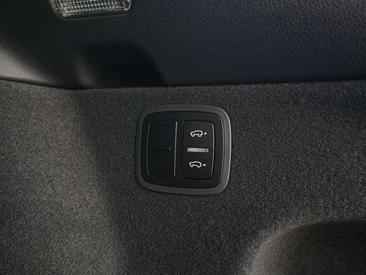 Porsche Macan — photo 44