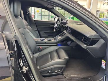 Porsche Taycan 4S — photo 8