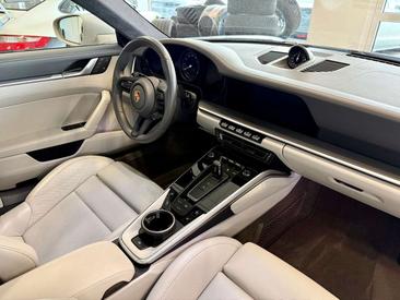 Porsche 911 Carrera 4S — photo 13