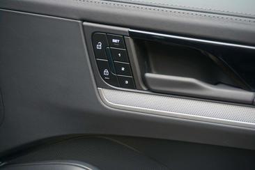 Porsche Cayenne E-Hybrid — photo 15