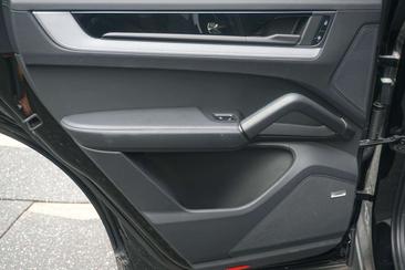 Porsche Cayenne E-Hybrid — photo 18