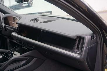 Porsche Cayenne E-Hybrid — photo 31
