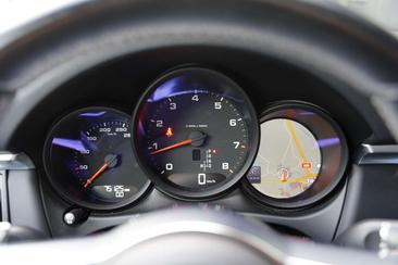 Porsche Macan — photo 9