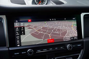 Porsche Macan — photo 11