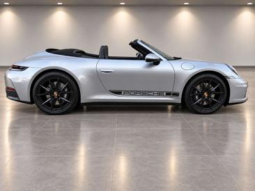 Porsche 911 Cabriolet Carrera — photo 3