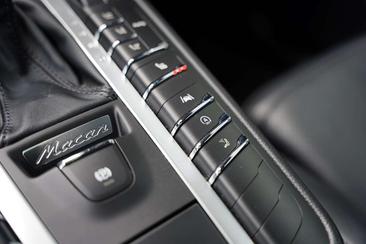 Porsche Macan — photo 18