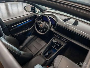 Porsche Macan I 4 Electric — photo 10