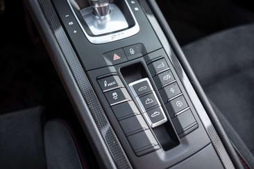 Porsche 911 Cabriolet Carrera 4 GTS — photo 17