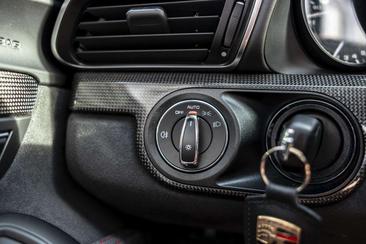 Porsche 911 Cabriolet Carrera 4 GTS — photo 18