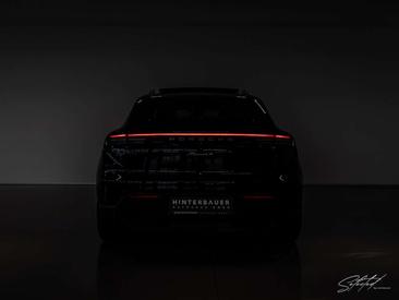 Porsche Macan I 4 Electric — photo 19