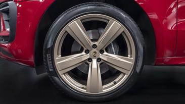 Porsche Macan — photo 8