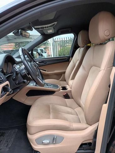 Porsche Macan — photo 7