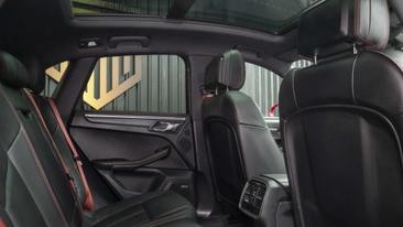Porsche Macan — photo 16