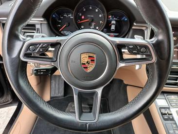 Porsche Macan — photo 16