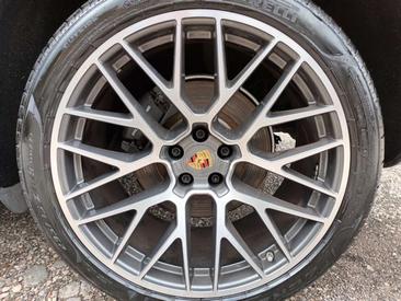 Porsche Macan — photo 17