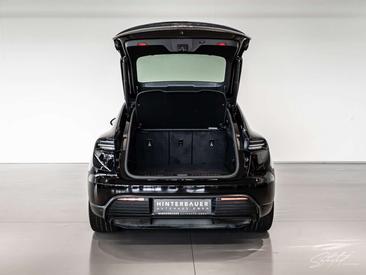 Porsche Macan I 4 Electric — photo 46