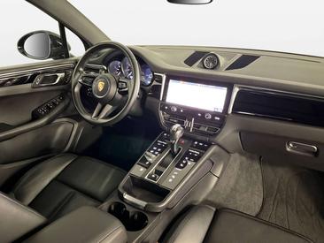Porsche Macan — photo 9