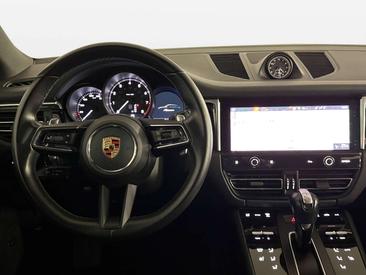 Porsche Macan — photo 11