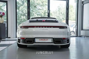 Porsche 911 Cabriolet Carrera — photo 19