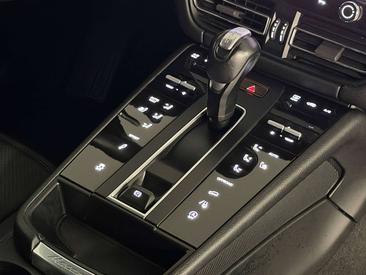 Porsche Macan — photo 12