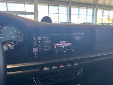Porsche 911 Carrera 4S — photo 6