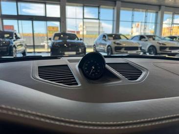 Porsche 911 Carrera 4S — photo 8