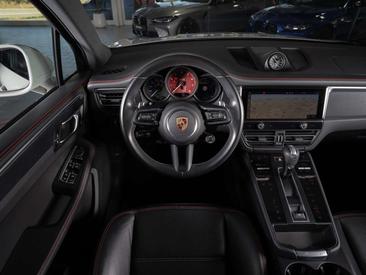 Porsche Macan I GTS — photo 13