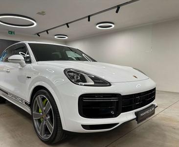 Porsche Cayenne Turbo S E-Hybrid — photo 3