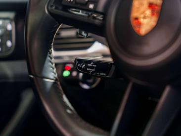 Porsche Panamera 4 E-Hybrid — photo 10