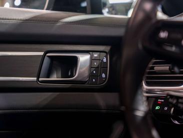 Porsche Panamera 4 E-Hybrid — photo 11