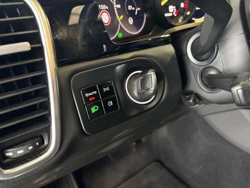 Porsche Cayenne III — photo 14