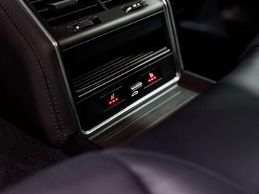 Porsche Panamera 4 E-Hybrid — photo 20