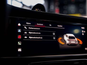 Porsche Panamera 4 E-Hybrid — photo 23