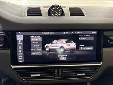Porsche Cayenne III — photo 20