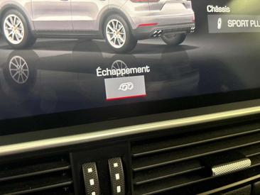Porsche Cayenne III — photo 21