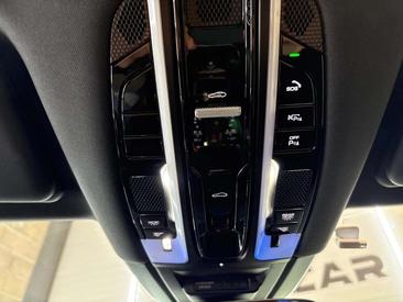 Porsche Cayenne III — photo 24