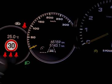 Porsche Panamera 4 E-Hybrid — photo 26