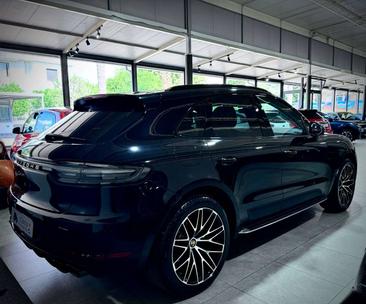 Porsche Macan — photo 4