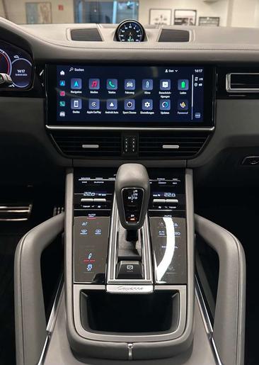 Porsche Cayenne Turbo S E-Hybrid — photo 26