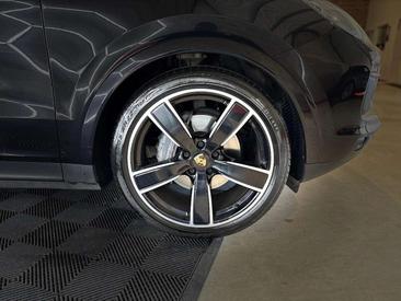 Porsche Cayenne III — photo 37
