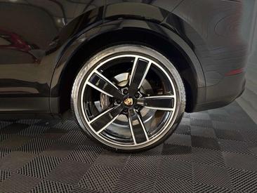 Porsche Cayenne III — photo 38