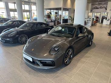 Porsche 911 Carrera 4S — photo 3