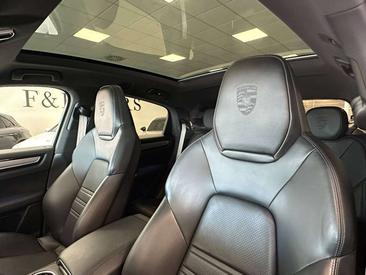 Porsche Cayenne III — photo 13