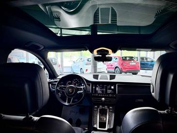 Porsche Macan — photo 9