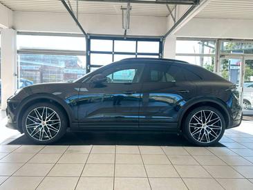 Porsche Macan I 4S Electric — photo 7